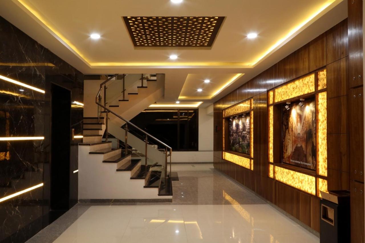 Hotel Atithi, Aurangabad Ngoại thất bức ảnh