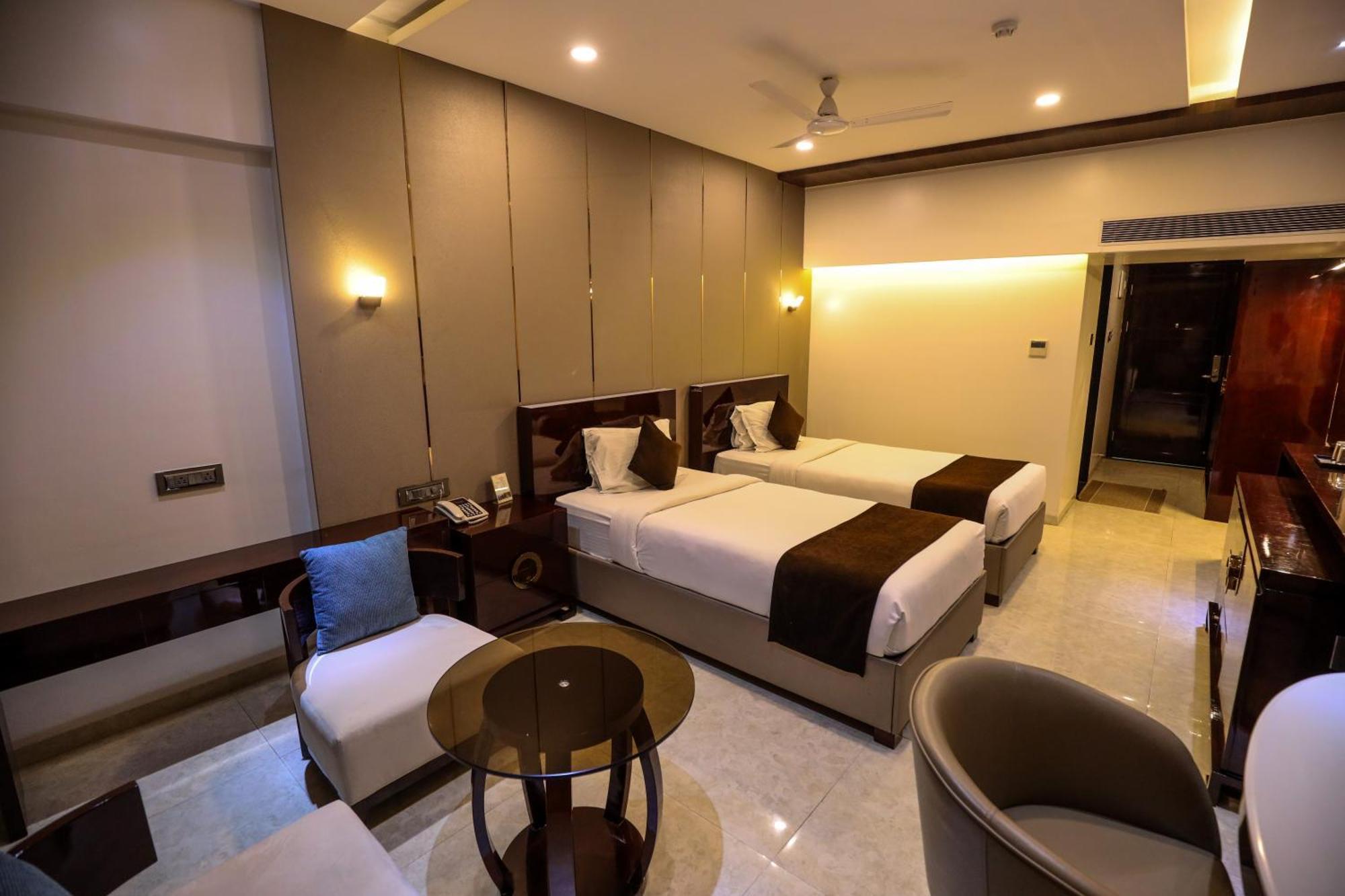 Hotel Atithi, Aurangabad Ngoại thất bức ảnh