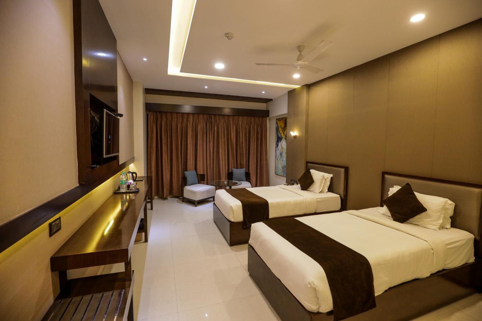 Hotel Atithi, Aurangabad Ngoại thất bức ảnh